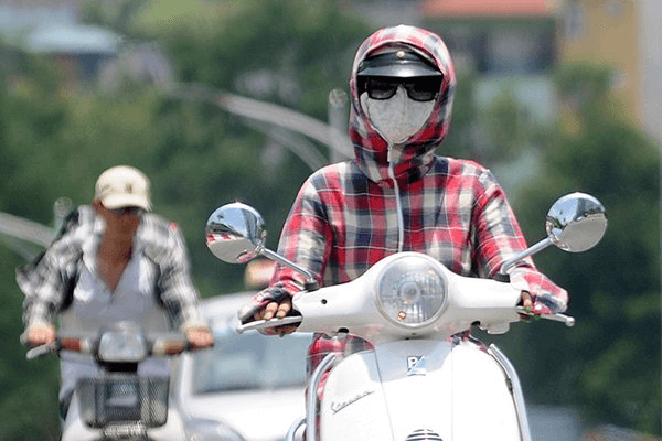 Sử dụng đồ chống nắng